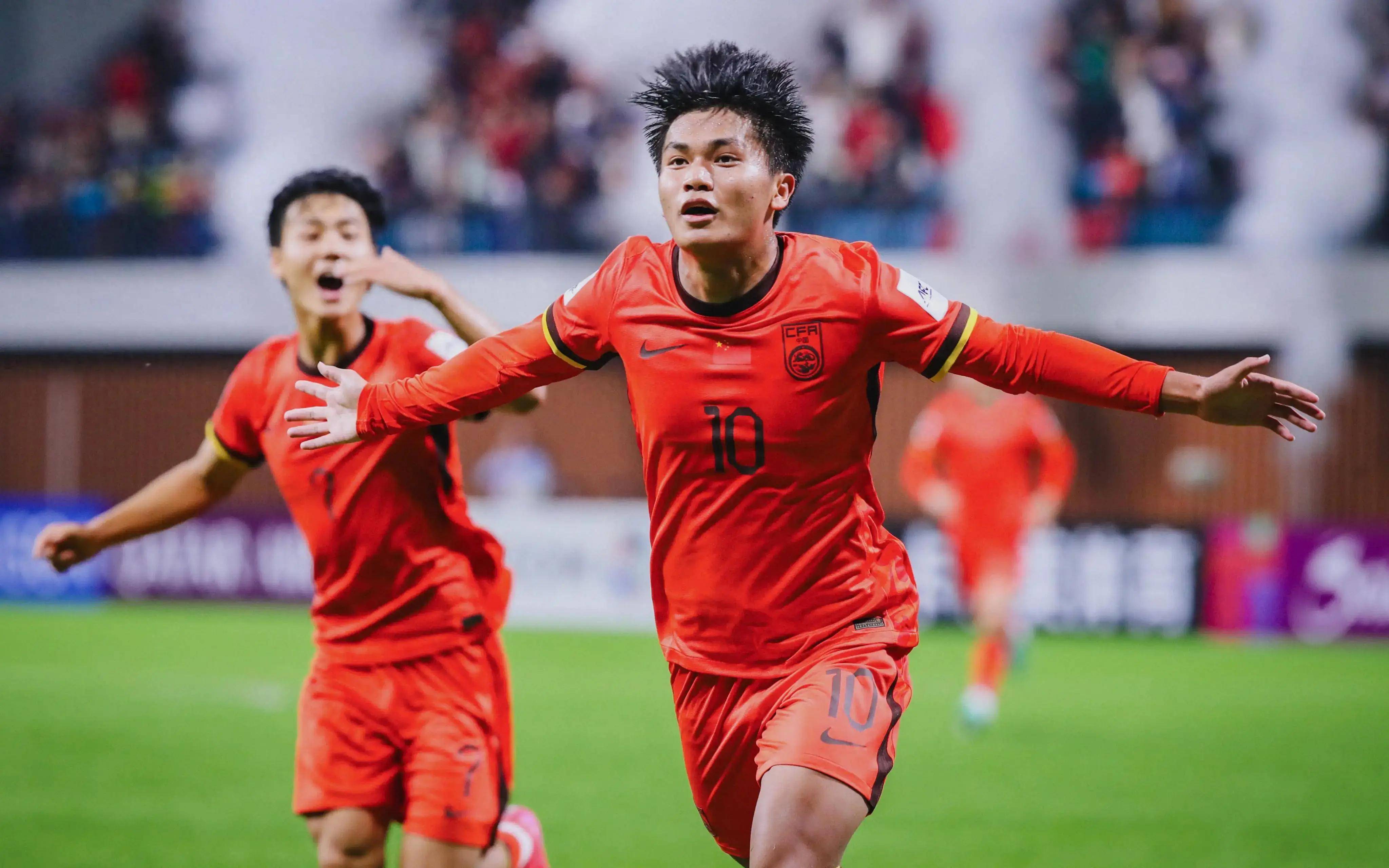 欧冠92年改制后戴帽数前10：梅西、C罗8次第1，姆巴佩5次第4（自1992年欧冠改制以来戴帽次数前十：梅西、C罗8次并列第一，姆巴佩5次列第4）