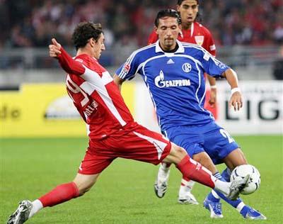 费兰·托雷斯戴帽斩获赛季11球，超越莱万距离姆巴佩5球（费兰·托雷斯上演帽子戏法收获赛季第11球，反超莱万距姆巴佩仅差5球）