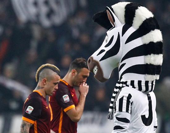 TA分析3-4-3阵型：从链式防守到战术万花筒，攻守易形的现代解法（TA深度解析3-4-3：从链式防守到战术万花筒，攻守随形的现代范式）