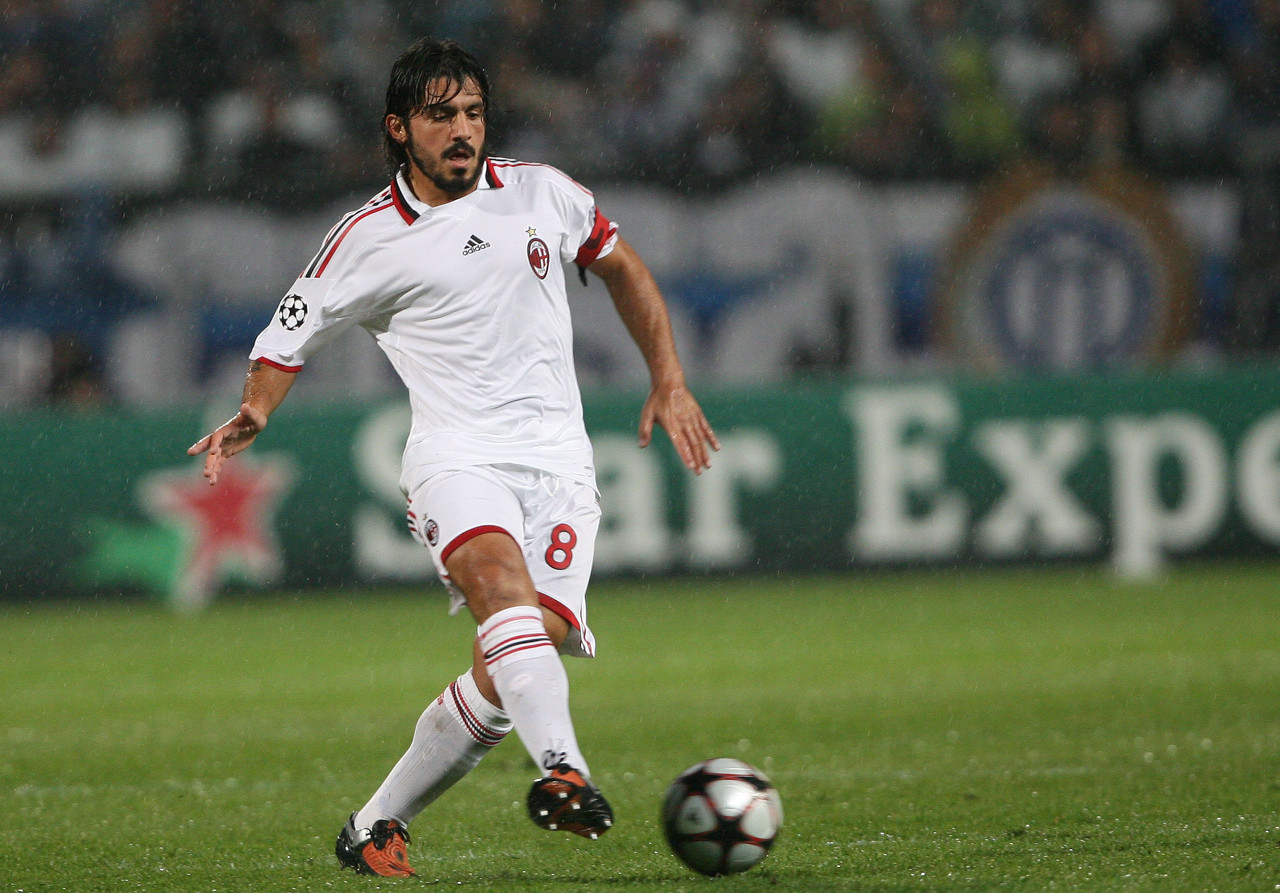 官方：凯塞多踩踏对手染红停赛3场 盖耶掌掴队友停赛2场