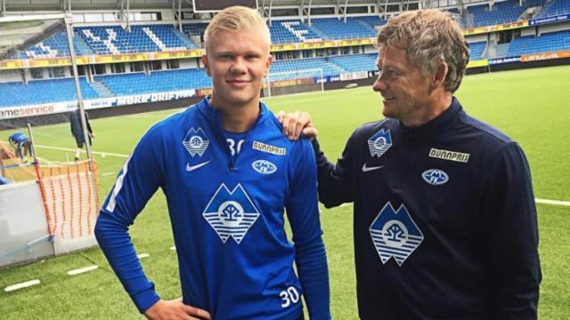 左右脚开弓 欧冠双响+MVP！前曼联天才乱杀：20场13球4助（欧冠梅开二度当选MVP！前曼联天才左右开弓，20战13球4助）