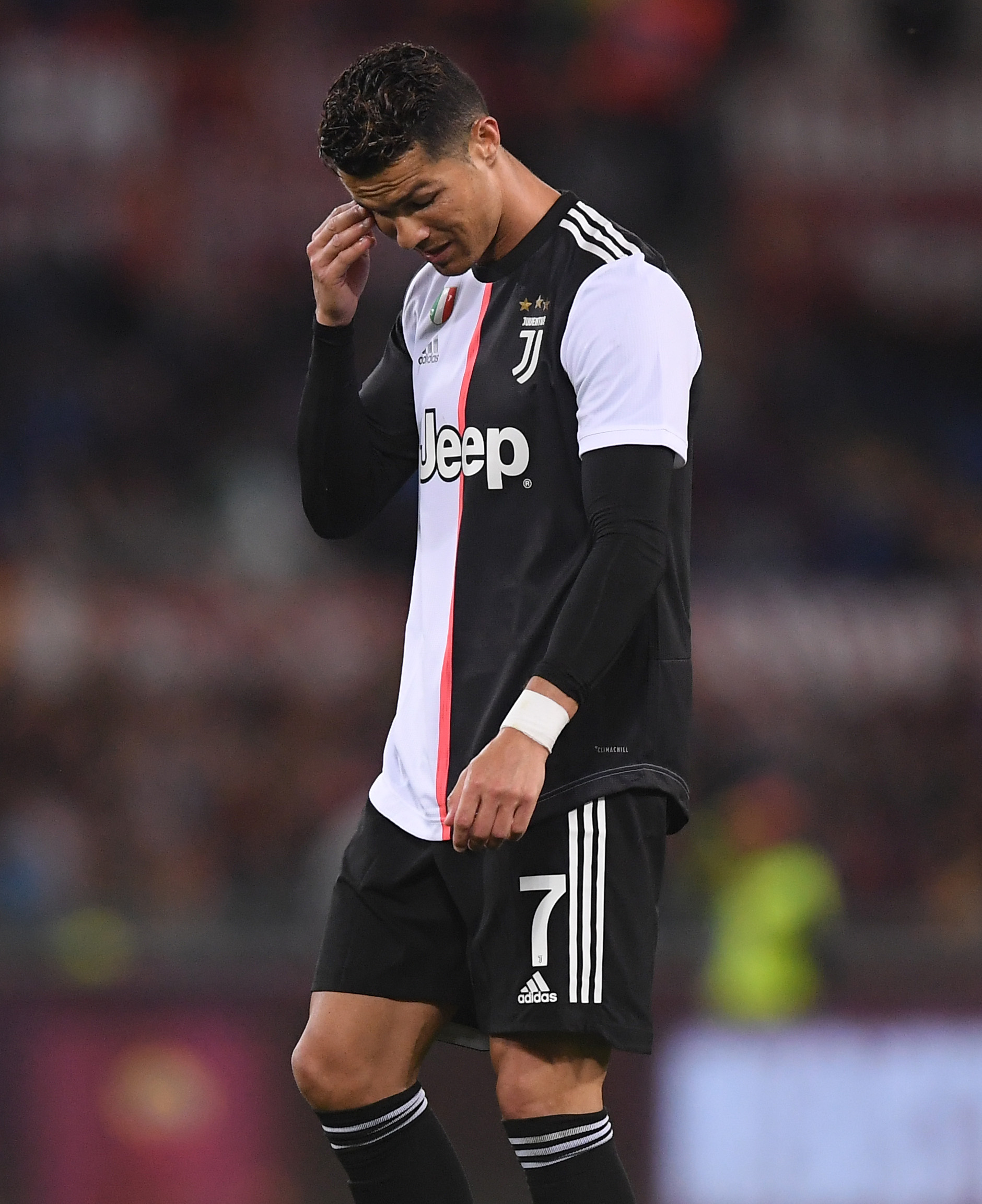 新一期身价排行榜：亚马尔领跑，穆西亚拉与奥利塞保持不变（最新身价榜出炉：亚马尔位居第一，穆西亚拉与奥利塞维持原值）