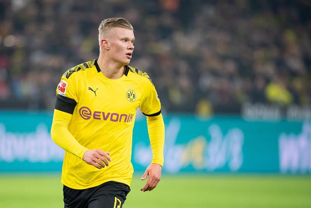 庆祝苏超夺冠，泰州市委书记与泰州队球员合唱《歌唱祖国》（苏超问鼎，泰州市委书记携泰州队合唱《歌唱祖国）